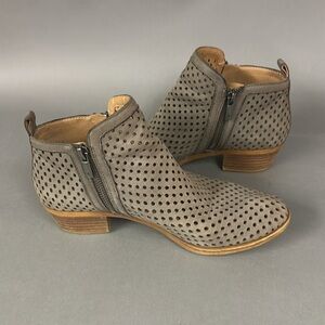 Lucky Brand Gray Boots Size 8